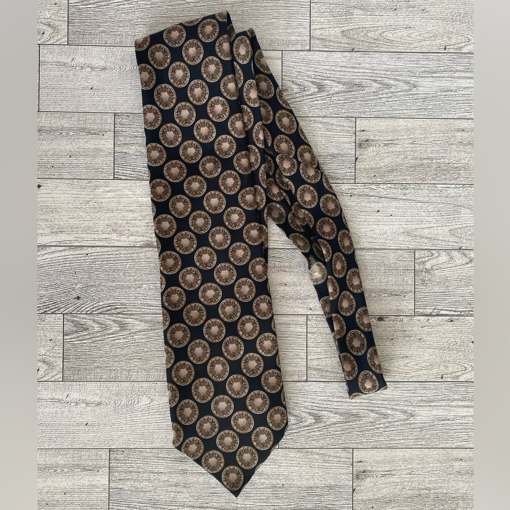Valentino Cravatte Medallion Black 100% Silk Men's Neck‎ Tie Made in Italy